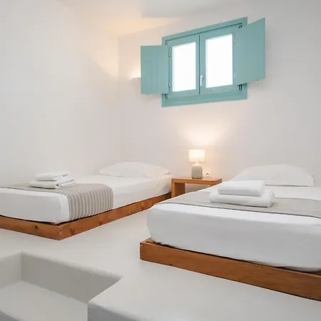 Ploes Seaside Plaka (Naxos)